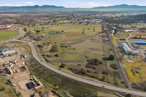 7505 Blackwell Road Central Point OR 97502