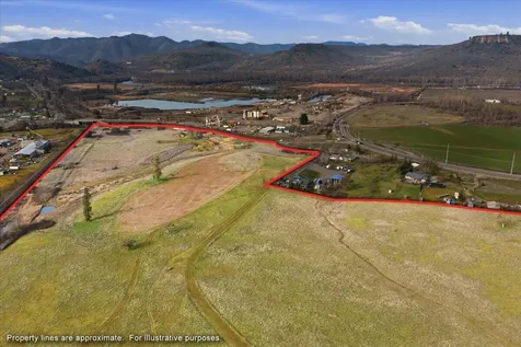 7505 Blackwell Road Central Point OR 97502