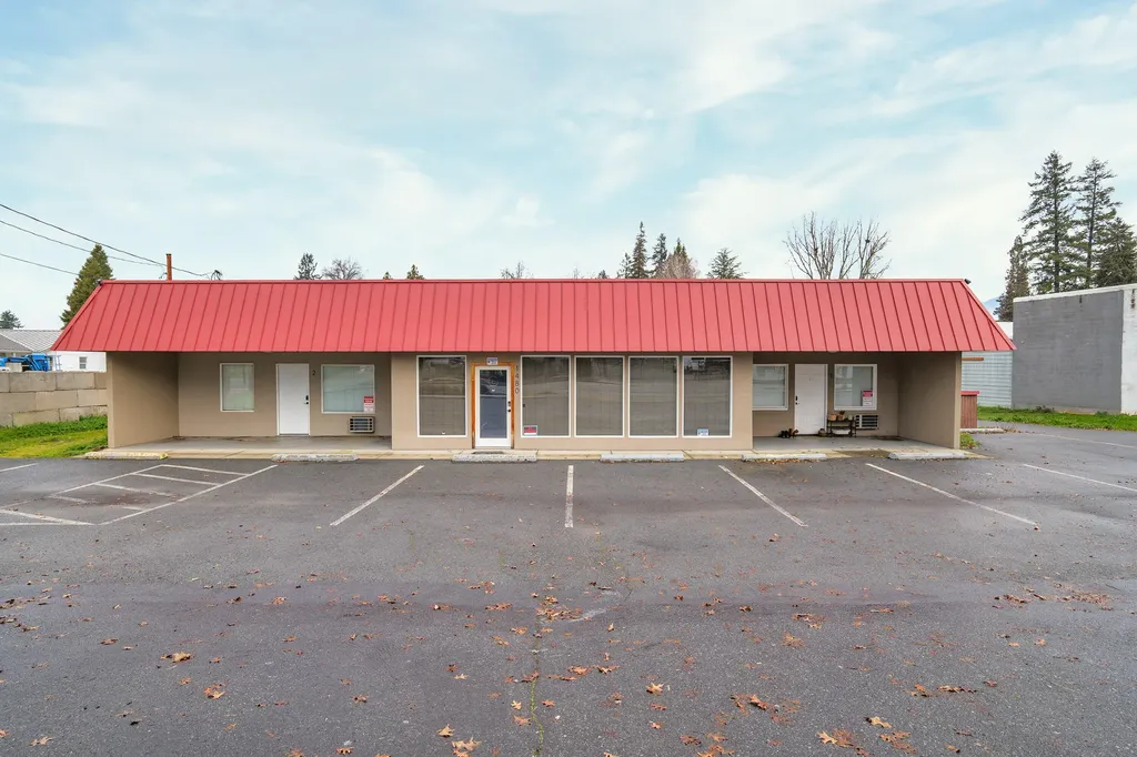 1480 Rogue River Highway Grants Pass OR 97527