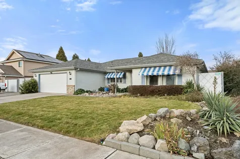 802 Brandon Street Central Point OR 97502