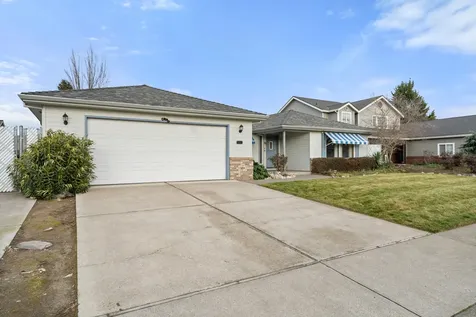802 Brandon Street Central Point OR 97502