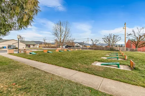 388 Crystal Drive Eagle Point OR 97524