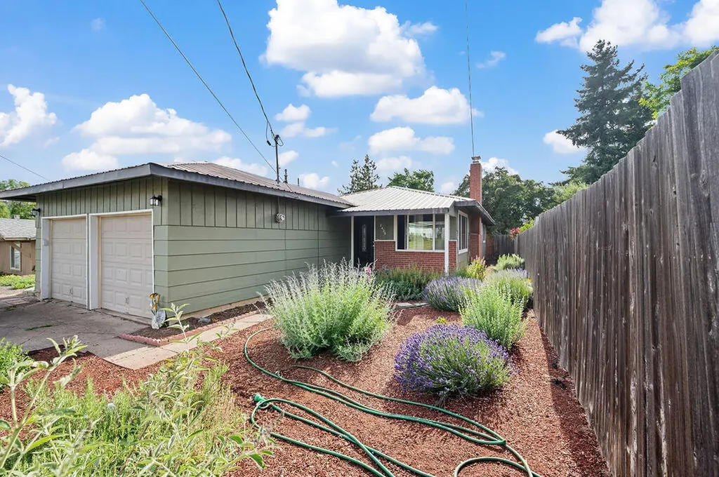 2430 Berkeley Street Klamath Falls OR 97601