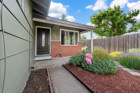2430 Berkeley Street Klamath Falls OR 97601