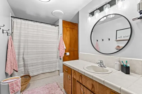 1537 Yucca Street Medford OR 97504