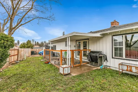 1537 Yucca Street Medford OR 97504