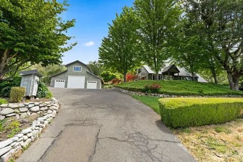 925 Galls Creek Road Gold Hill OR 97525