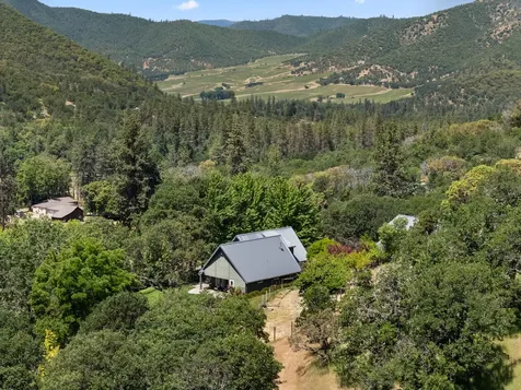 925 Galls Creek Road Gold Hill OR 97525