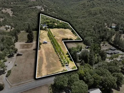 925 Galls Creek Road Gold Hill OR 97525