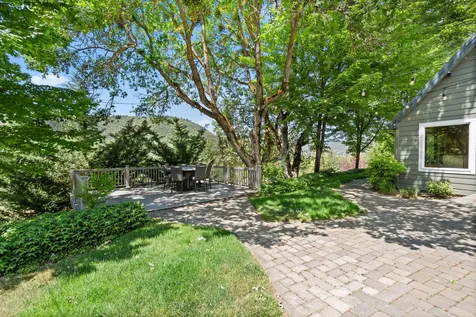 925 Galls Creek Road Gold Hill OR 97525