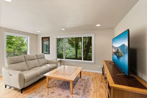 925 Galls Creek Road Gold Hill OR 97525