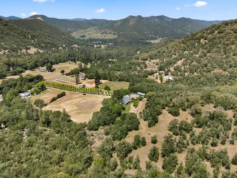 925 Galls Creek Road Gold Hill OR 97525