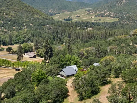 925 Galls Creek Road Gold Hill OR 97525