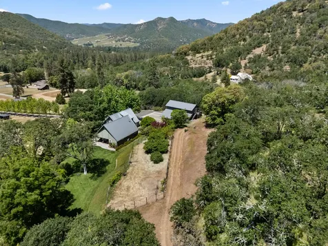 925 Galls Creek Road Gold Hill OR 97525