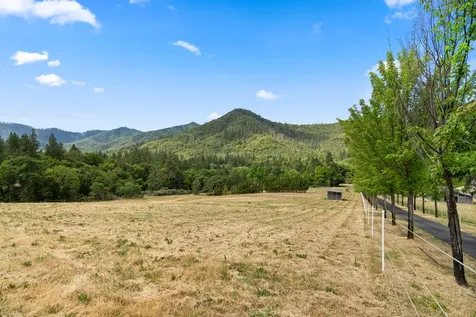 925 Galls Creek Road Gold Hill OR 97525