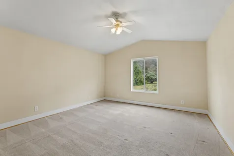 1910 Carton Way Grants Pass OR 97526