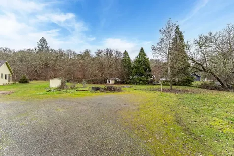 1910 Carton Way Grants Pass OR 97526