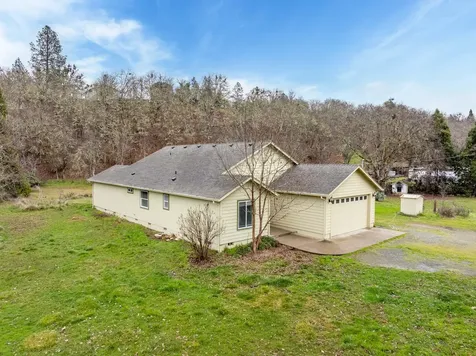 1910 Carton Way Grants Pass OR 97526