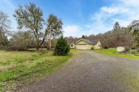 1910 Carton Way Grants Pass OR 97526
