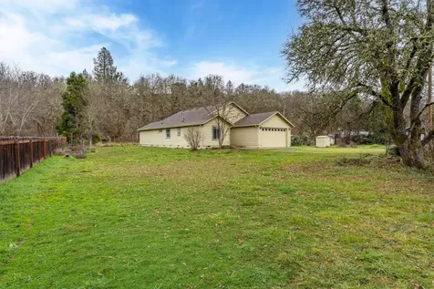 1910 Carton Way Grants Pass OR 97526
