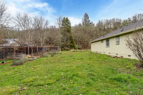 1910 Carton Way Grants Pass OR 97526