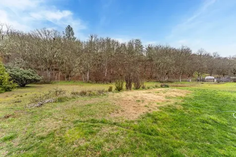 1910 Carton Way Grants Pass OR 97526