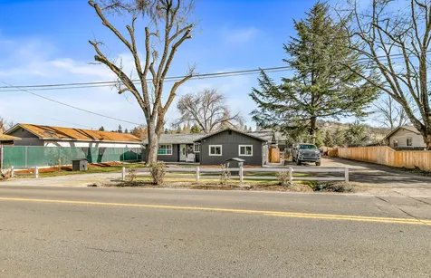 3065 Griffin Creek Road Medford OR 97501