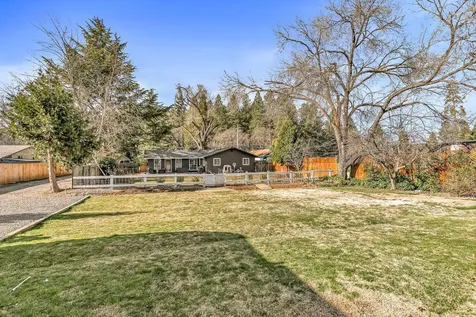 3065 Griffin Creek Road Medford OR 97501
