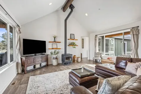 18385 SW Mount Adams Loop Powell Butte OR 97753