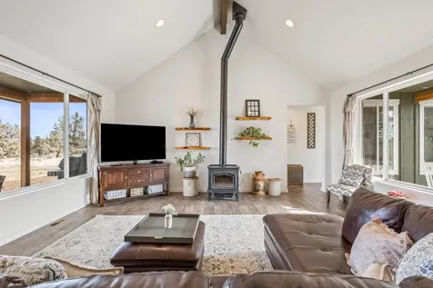 18385 SW Mount Adams Loop Powell Butte OR 97753