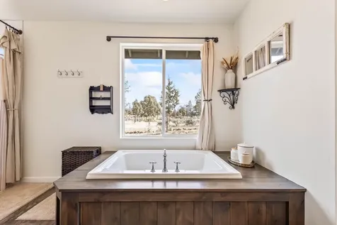 18385 SW Mount Adams Loop Powell Butte OR 97753
