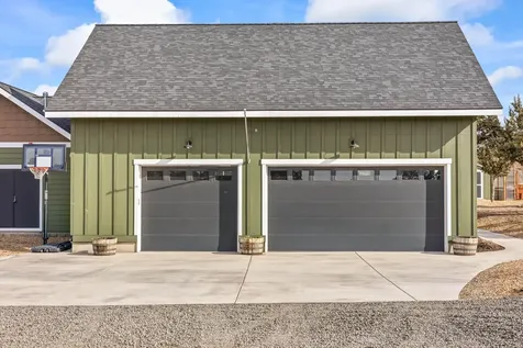 18385 SW Mount Adams Loop Powell Butte OR 97753