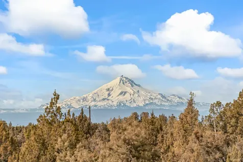 18385 SW Mount Adams Loop Powell Butte OR 97753