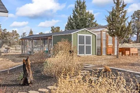 18385 SW Mount Adams Loop Powell Butte OR 97753