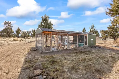 18385 SW Mount Adams Loop Powell Butte OR 97753