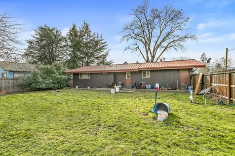 348 N 6th Street Central Point OR 97502