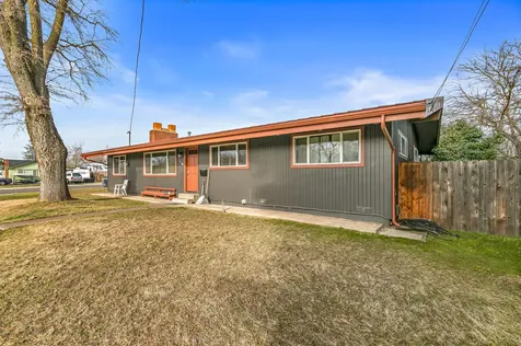 348 N 6th Street Central Point OR 97502