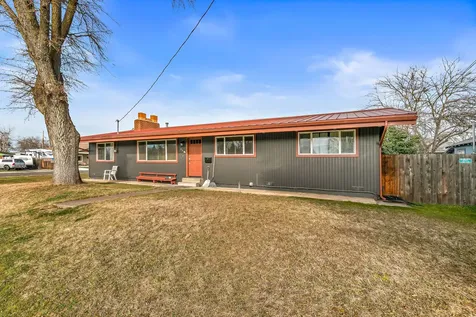 348 N 6th Street Central Point OR 97502