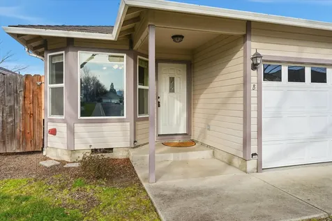 3174 Forest Hills Drive Medford OR 97504