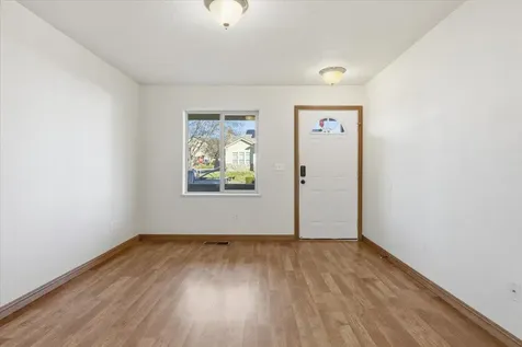 945 Win Way Eagle Point OR 97524