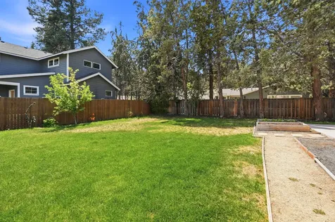 61547 SE Lincoln Lane Bend OR 97702