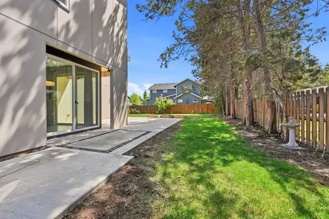 61547 SE Lincoln Lane Bend OR 97702