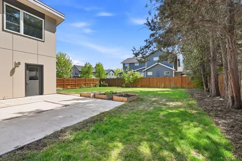 61547 SE Lincoln Lane Bend OR 97702
