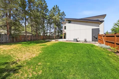 61547 SE Lincoln Lane Bend OR 97702