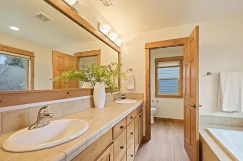 60813 Scotts Bluff Place Bend OR 97702