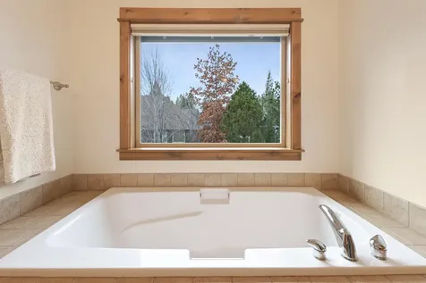 60813 Scotts Bluff Place Bend OR 97702