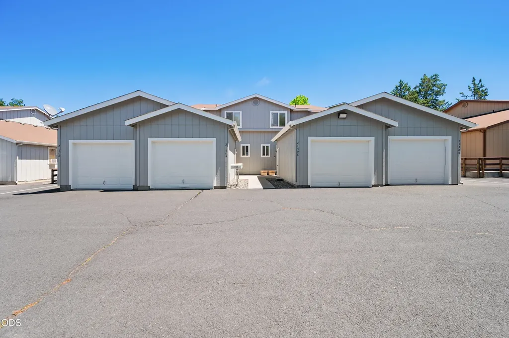 2150 SW Canyon Drive Redmond OR 97756