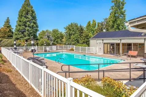 2585 Freedom Way Medford OR 97504