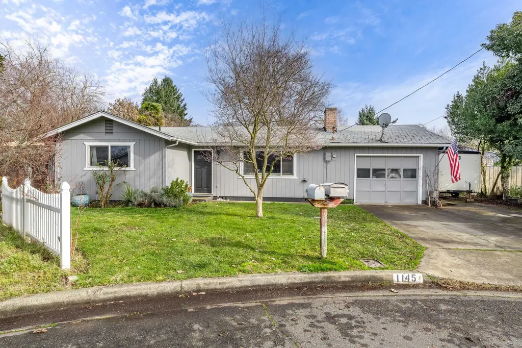 1145 SW Louise Circle Grants Pass OR 97526