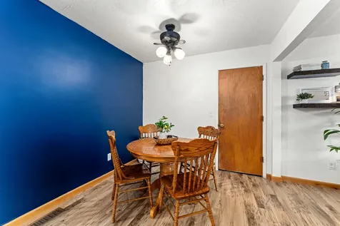 1145 SW Louise Circle Grants Pass OR 97526